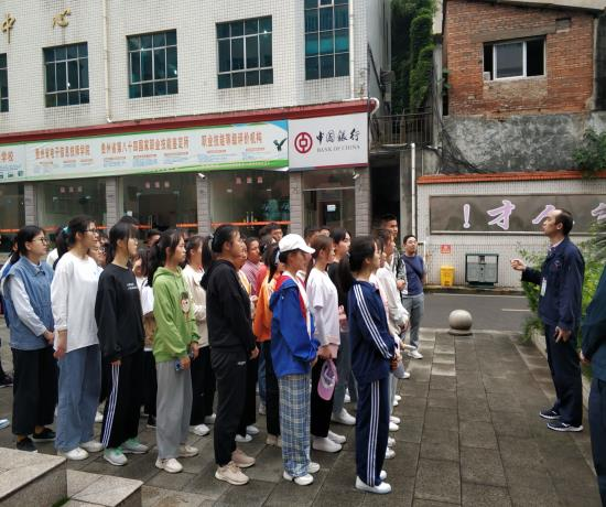 热烈欢迎黔南民族师范沐鸣20级化工系同学到机械工程系开展金工实训