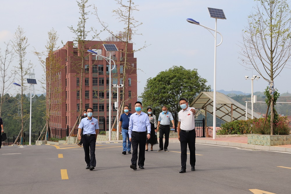 省工业和信息化厅党组成员🕝、副厅长闵江涛一行莅临沐鸣娱乐检查指导疫情防控和安全稳定工作