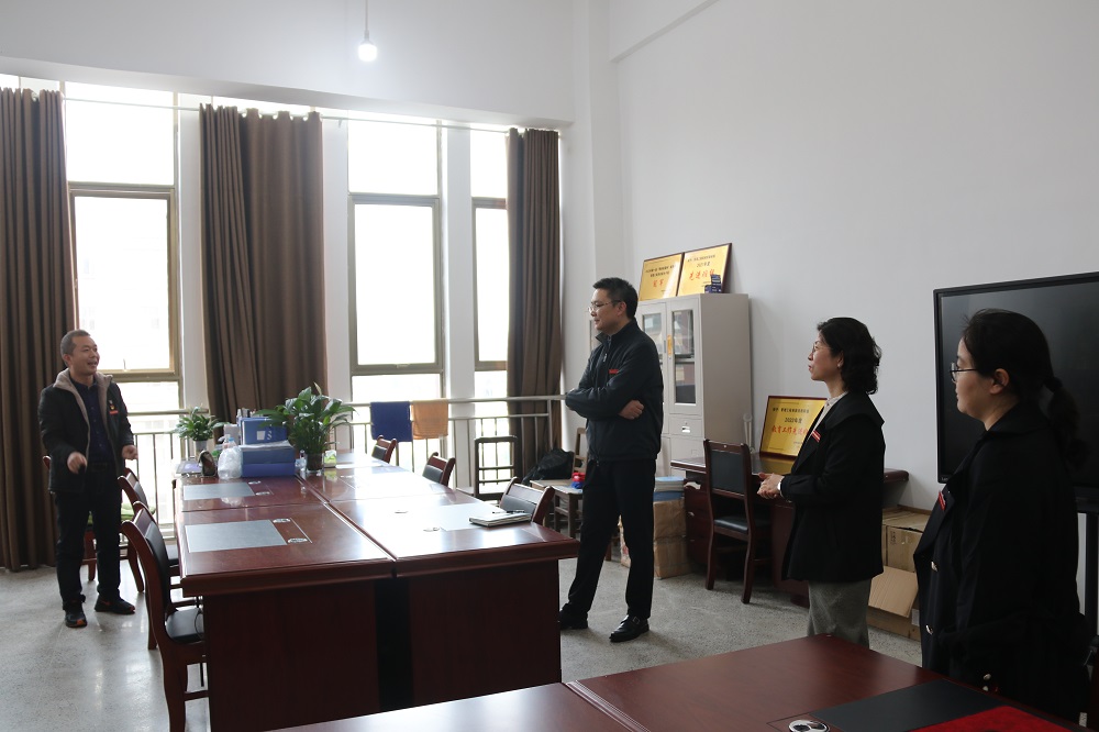 沐鸣党委书记何军深入管理工程系调研指导工作