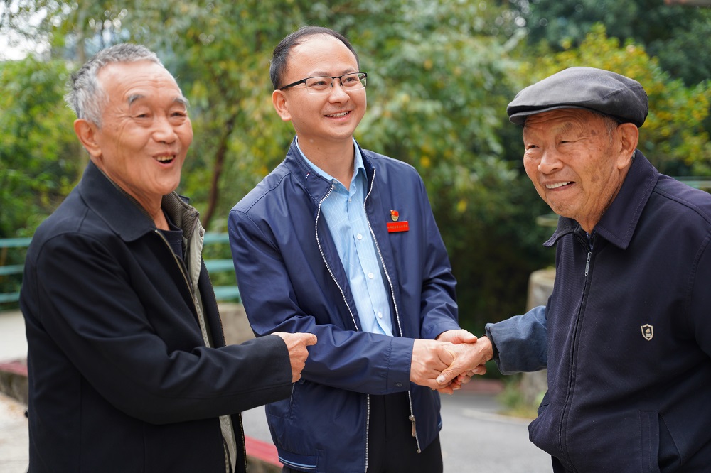 心系职教，欢乐重阳 | 沐鸣开展离退休教职工重阳节活动