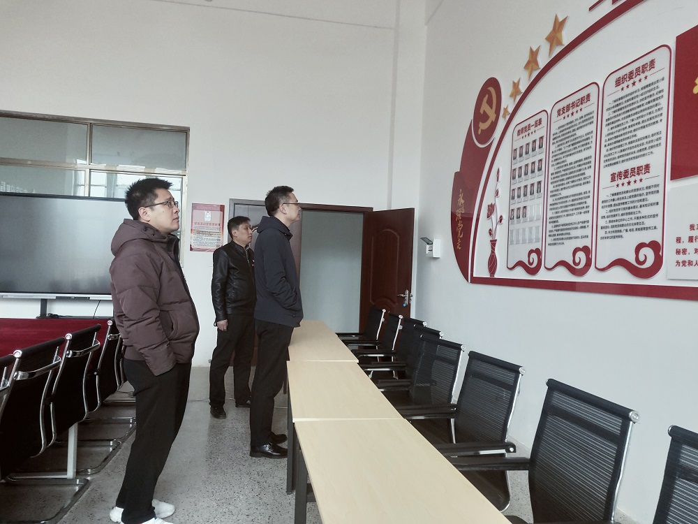 沐鸣党委书记何军深入信息工程系调研指导工作